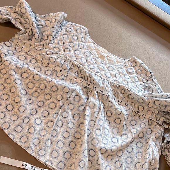 TREASURE & BOND NWOT PRINT POPOVER BLOUSE IN IVORY- BLUE
LOU MEDALLION - Size S - Picture 11 of 14